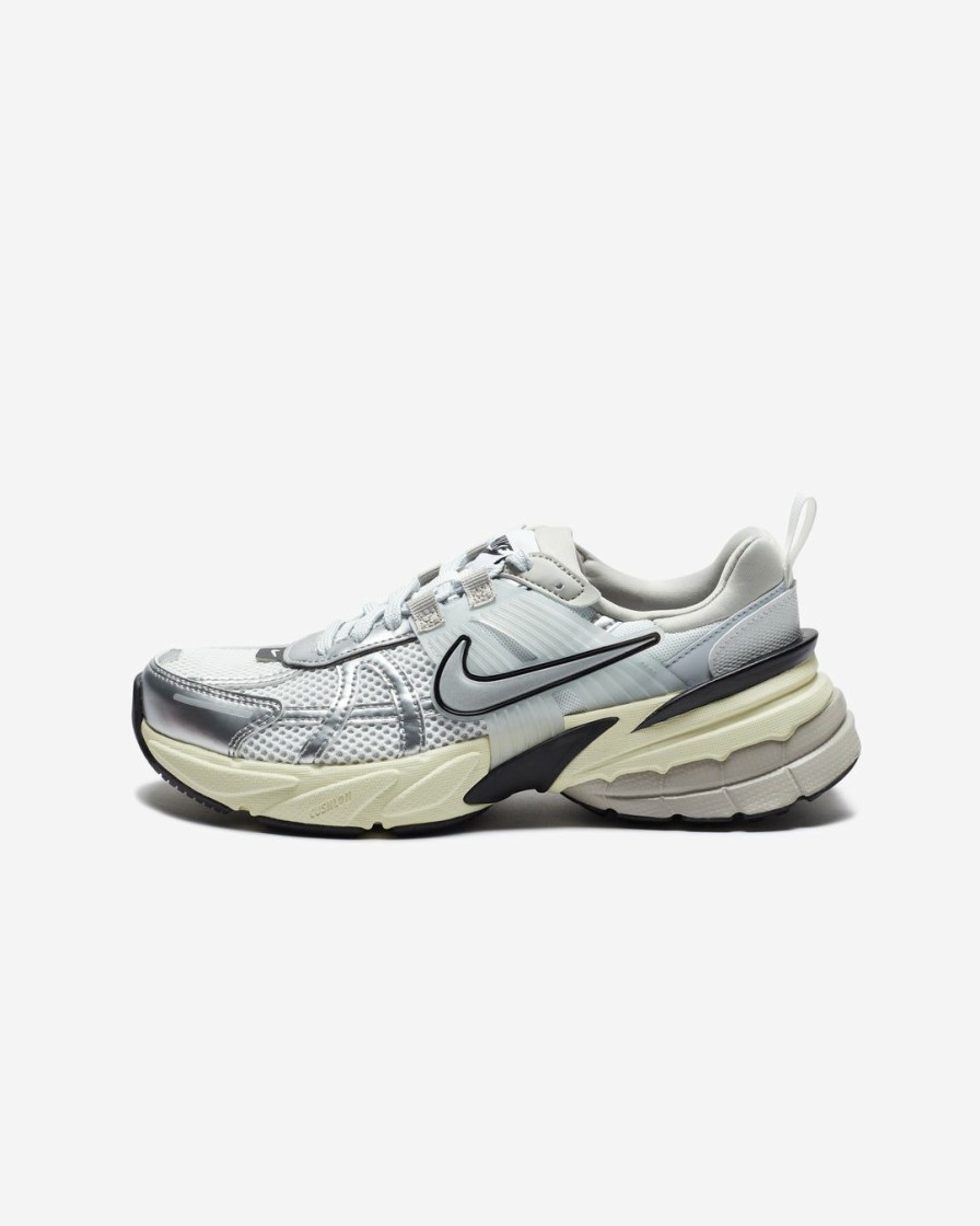 Footwear * | Nike Women'S V2K Run Summitwhite/ Metallicsilver